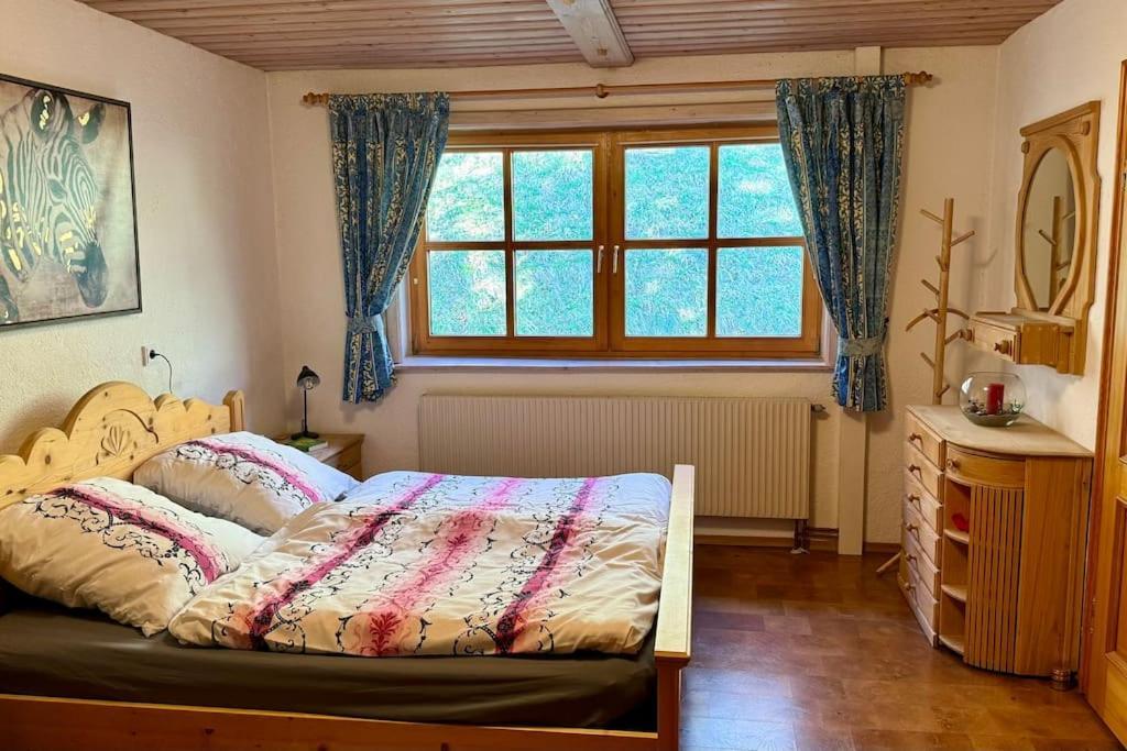Romantisches Alpenchalet - Mit Sauna Und Kamin - Ruhig Und Zentral Bad Tölz Exteriör bild